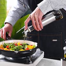 Oil Dispenser Bottle for Kitchen Stainless Steel Leak-Proof Cork Transparent Oil Pourer and Holder 500ml Bottle